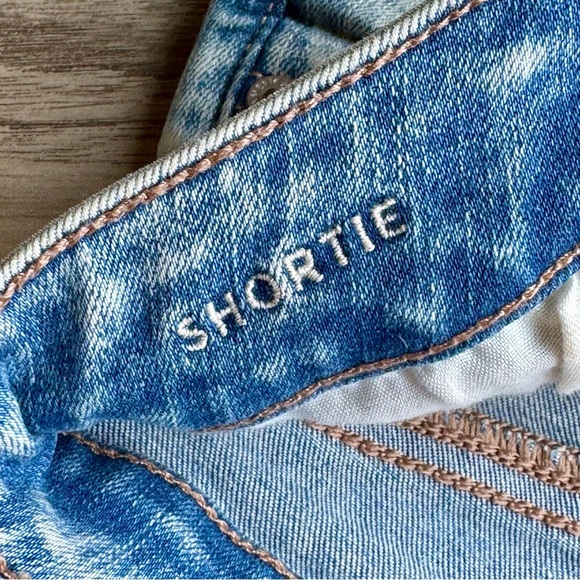 American Eagle Shortie Denim Shorts Lace Distressed Light Wash Size 0 - Picture 4 of 11